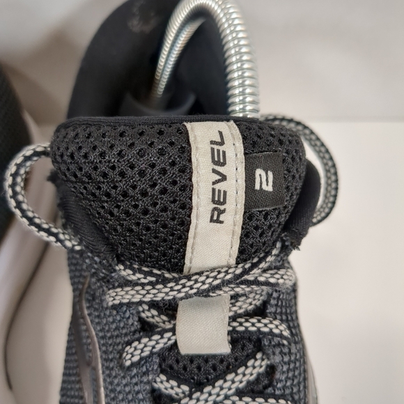 Brooks Revel 2 Black Running Shoes , Size 8.5 - Picture 4 of 14